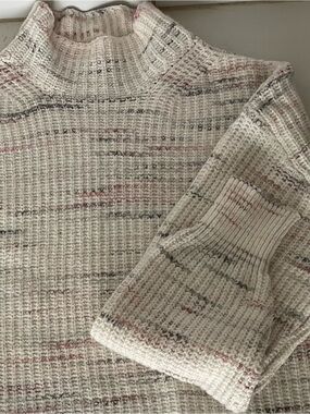 Old Navy Cream Ribbed Sweater